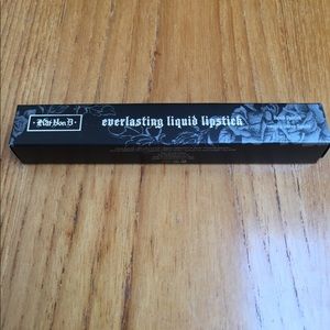 Kat Von D Everlasting Liquid Lipstick in Outlaw